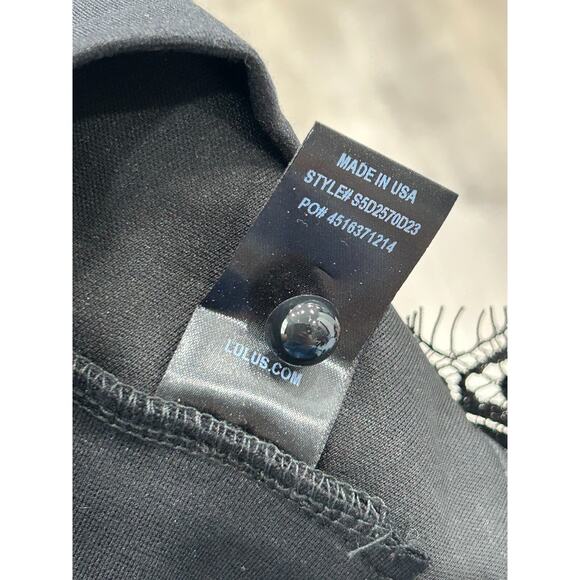 NWT Lulus Womens Black Stretch Crop Halter Top With Lace Open Back Size Medium - Picture 6 of 9